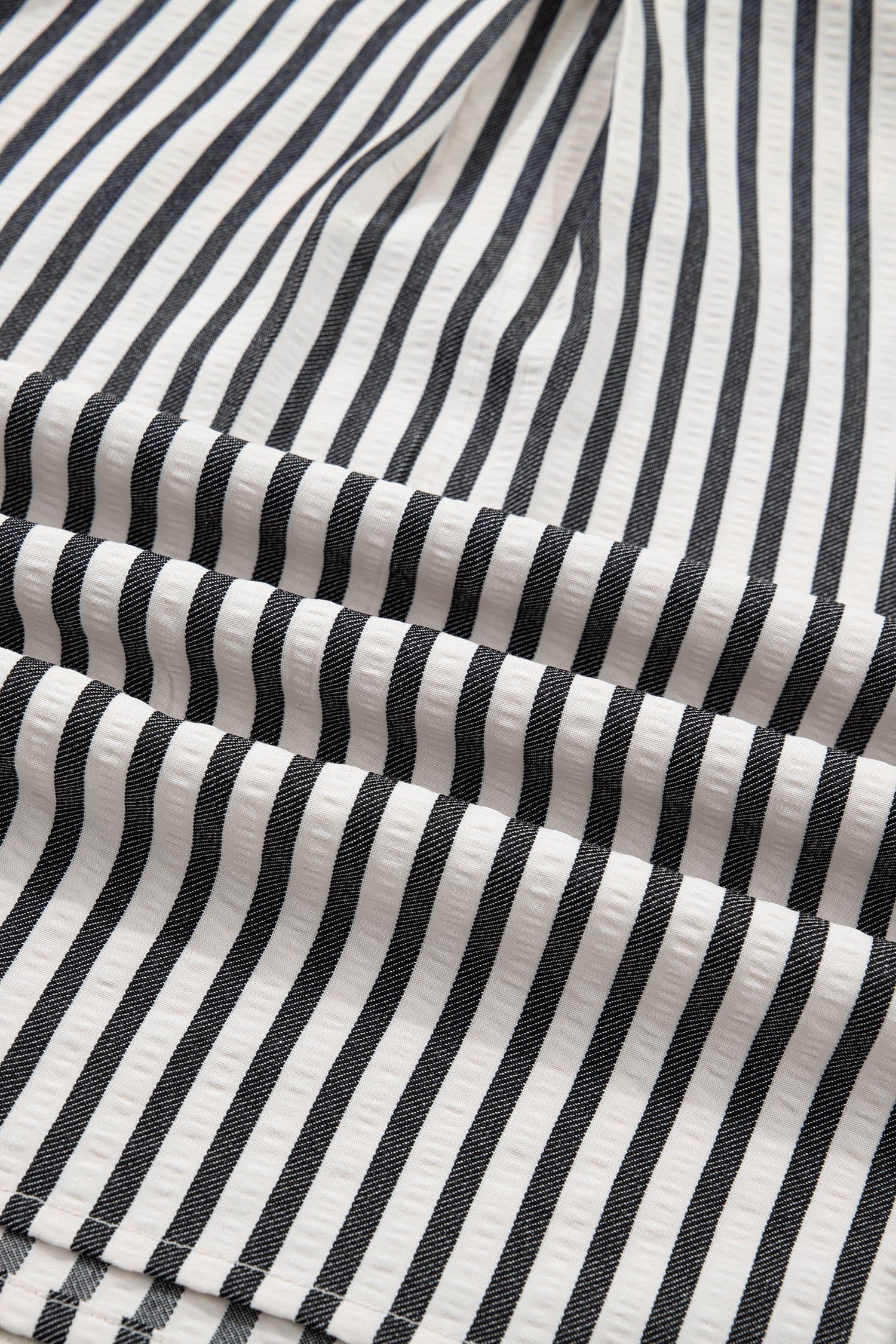 image-Green Stripe Collared Split Neck Bubble Sleeve Blouse