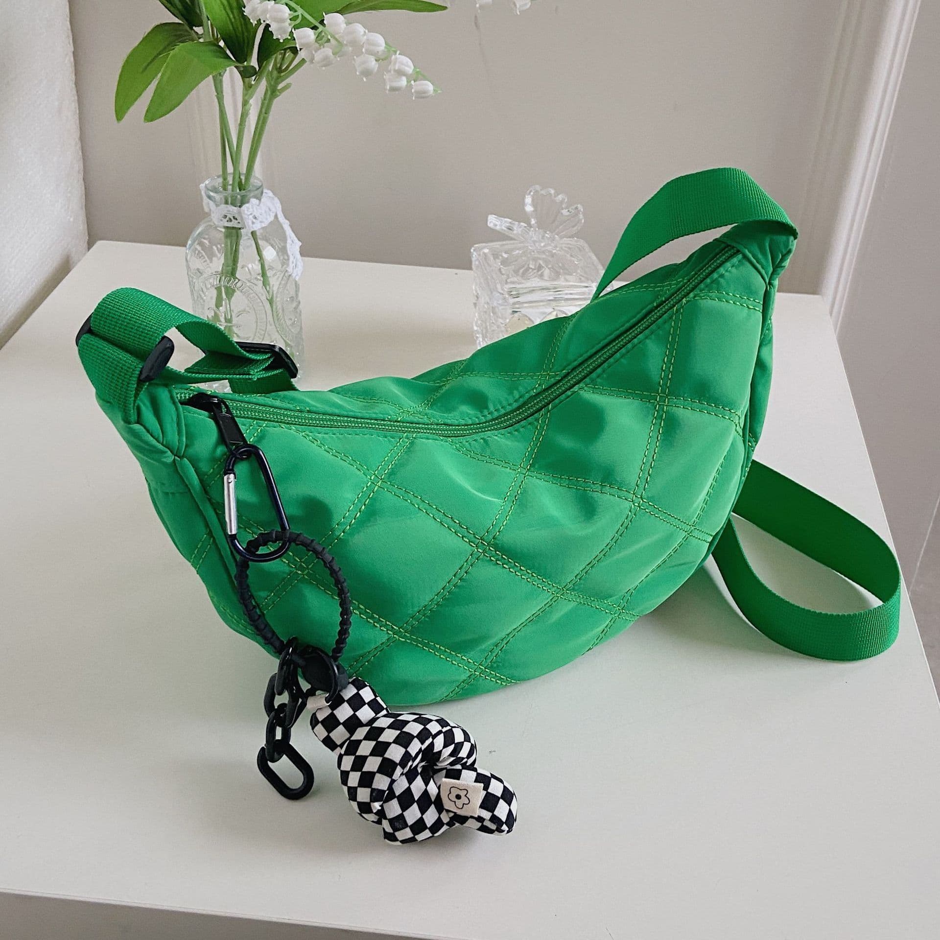 image-Women's Personality Trendy Rhombus Dumpling Messenger Bag