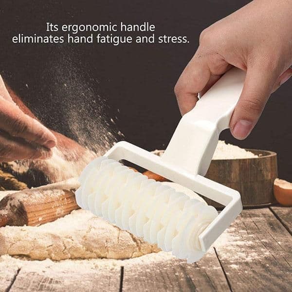 image-Kitchen Pizza Roller Pin Bread Hole Puncher DIY Baking Needle Tool Biscuit Wheel Pin Pasta Dough Crimper Kitchen Pizza Tool