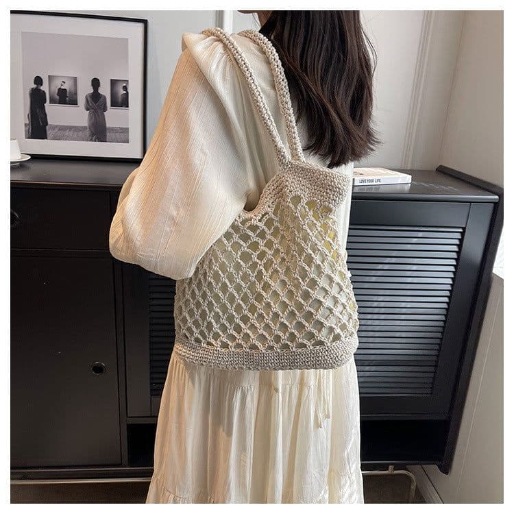 image-Women's Fashion Casual Weaving Hollow Shoulder Bag