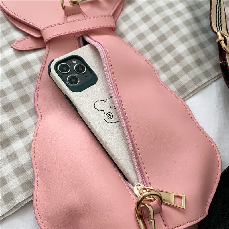 image-Eccentric Personality Fashion Retro Shoulder Messenger Bag