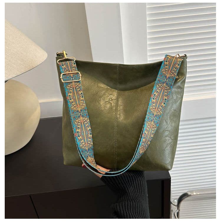 image-Autumn And Winter New Retro Solid Color Shoulder Messenger Bag