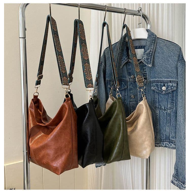 image-Autumn And Winter New Retro Solid Color Shoulder Messenger Bag