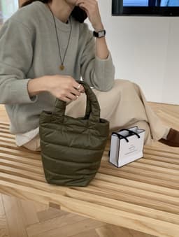 image-Autumn And Winter Cotton Filling Soft Handbag