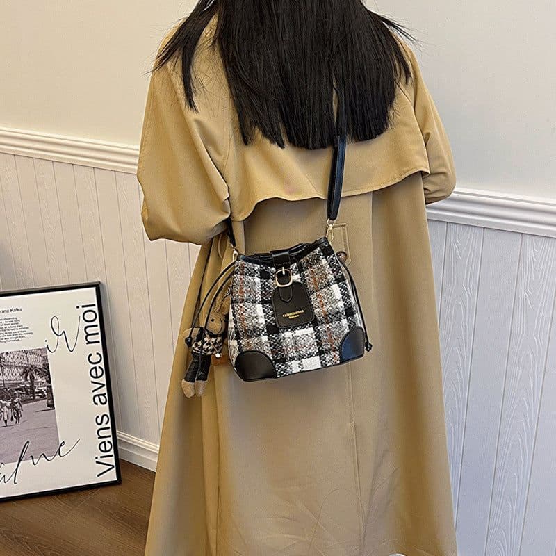image-Simple Fashion Bucket Bags One Shoulder Retro Crossbody Bag