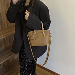 image-Retro Large Capacity Women's Cross-body Bag Fashion