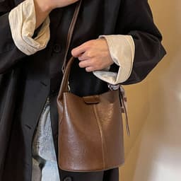 image-Portable Retro Fashion Shoulder Messenger Bag