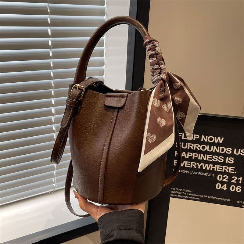 image-Portable Retro Fashion Shoulder Messenger Bag
