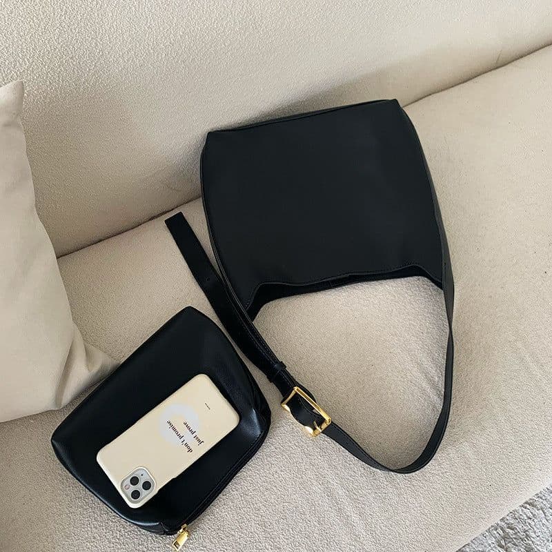 image-Versatile Large Capacity Women's Bucket Bag Retro Crossbody Japanese One Shoulder