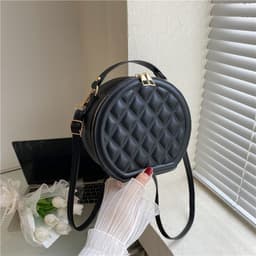 image-Fashion Diamond Plaid Women's Messenger Bag