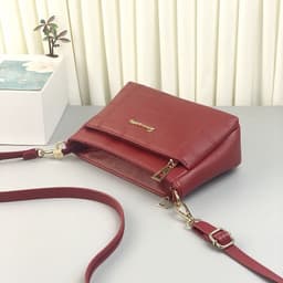 image-Fashion Rhombus Middle-aged Mom Shoulder Messenger Bag