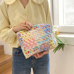 image-New Ins Cream Cute Gentle Cosmetic Bag Large Capacity Portable Quilting Wash Bag Liner Bag Women