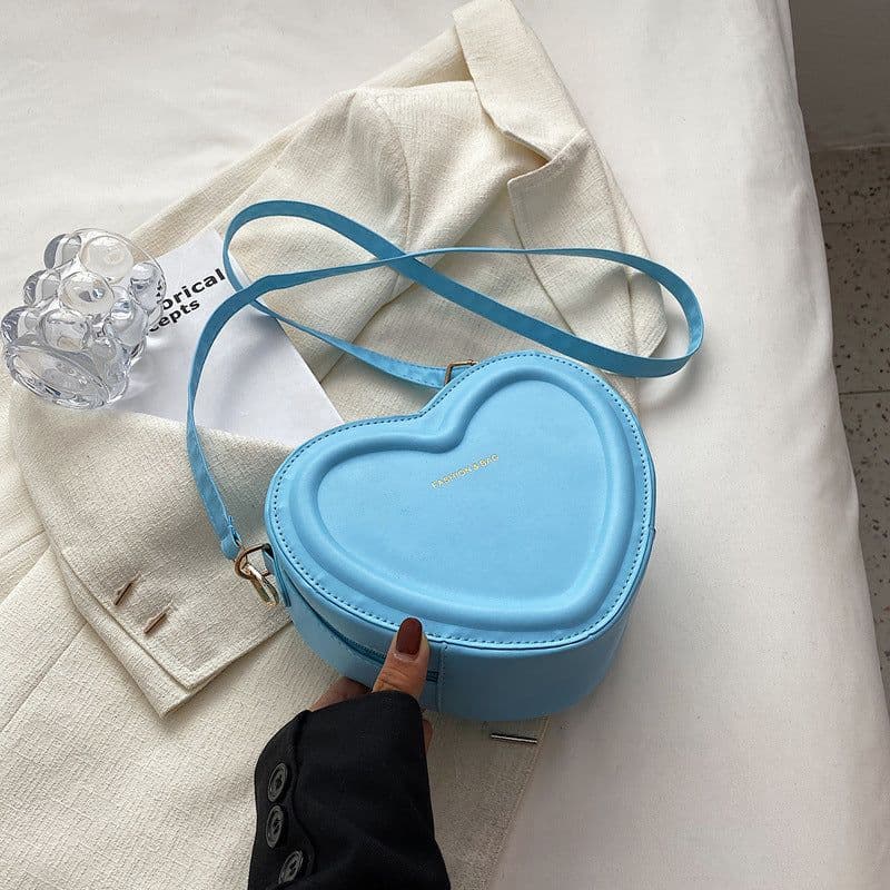 image-Fashion Heart Shaped Shoulder Messenger Bag