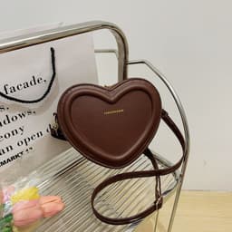 image-Fashion Heart Shaped Shoulder Messenger Bag
