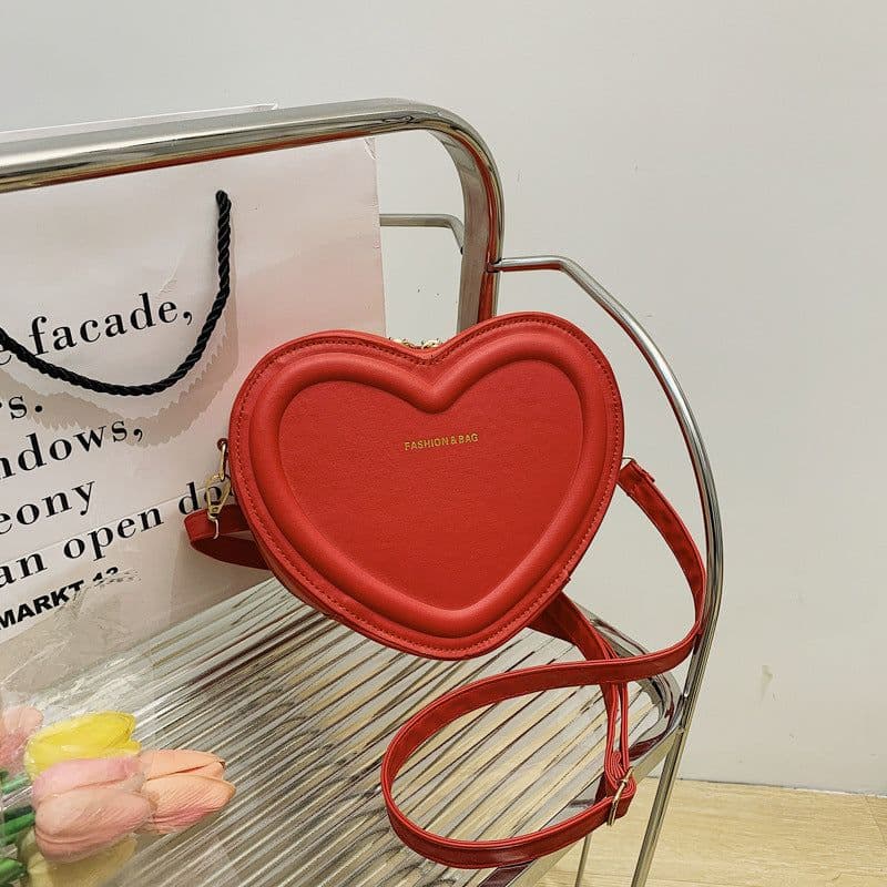 image-Fashion Heart Shaped Shoulder Messenger Bag
