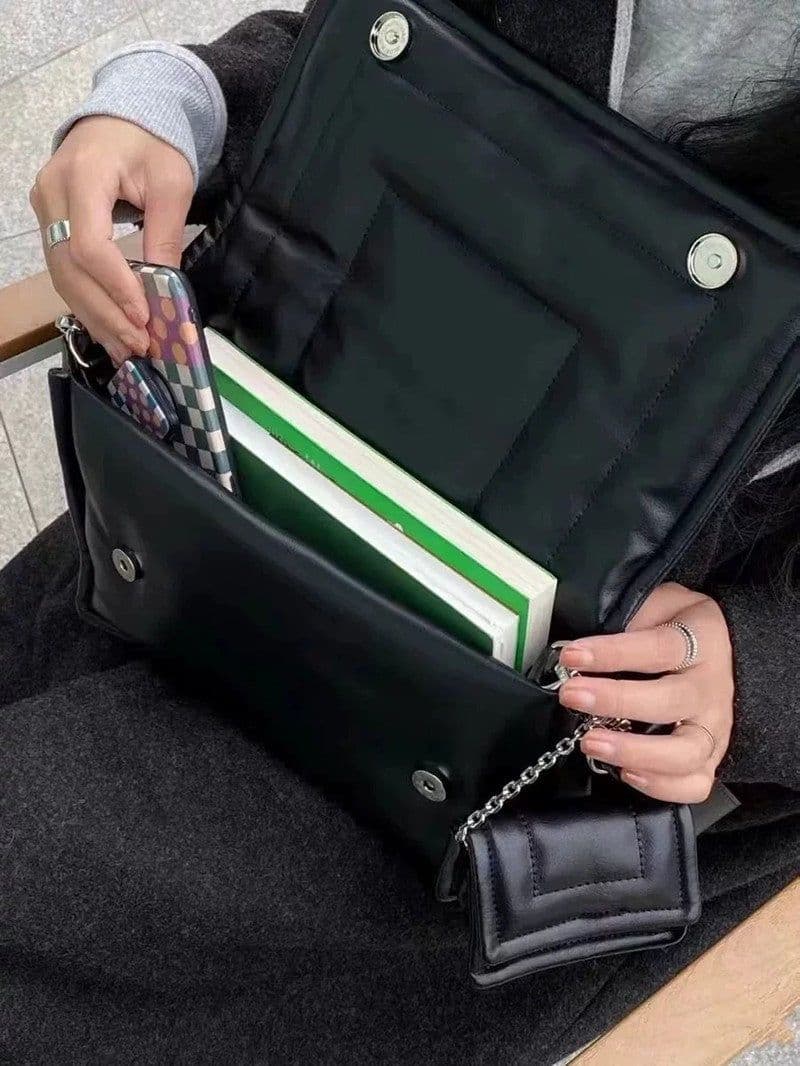 image-Large Capacity Stacked Shoulder Crossbody Underarm Sports Bag