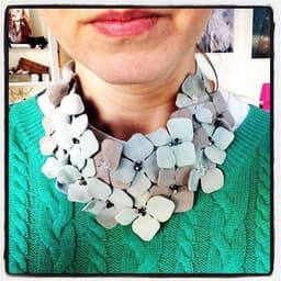 image-True Leather Flowers Necklace - Collana Fiori in Vera Pelle