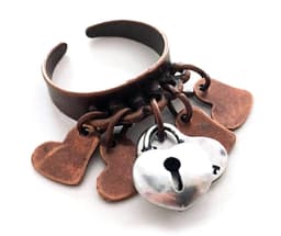 image-Heart lock ring. Statement ring in copper with hearts charms. Copper