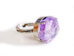 image-Silver ring with amethyst stone
