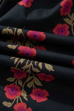 image-Black Retro Floral Print Button Down Belted Short Puff Sleeve Mini Dress
