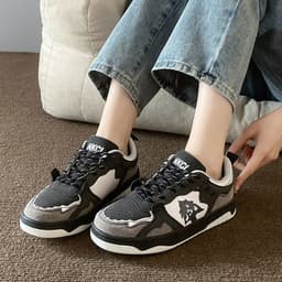 image-Internet Celebrity Couple Sports Design Sense Shoes