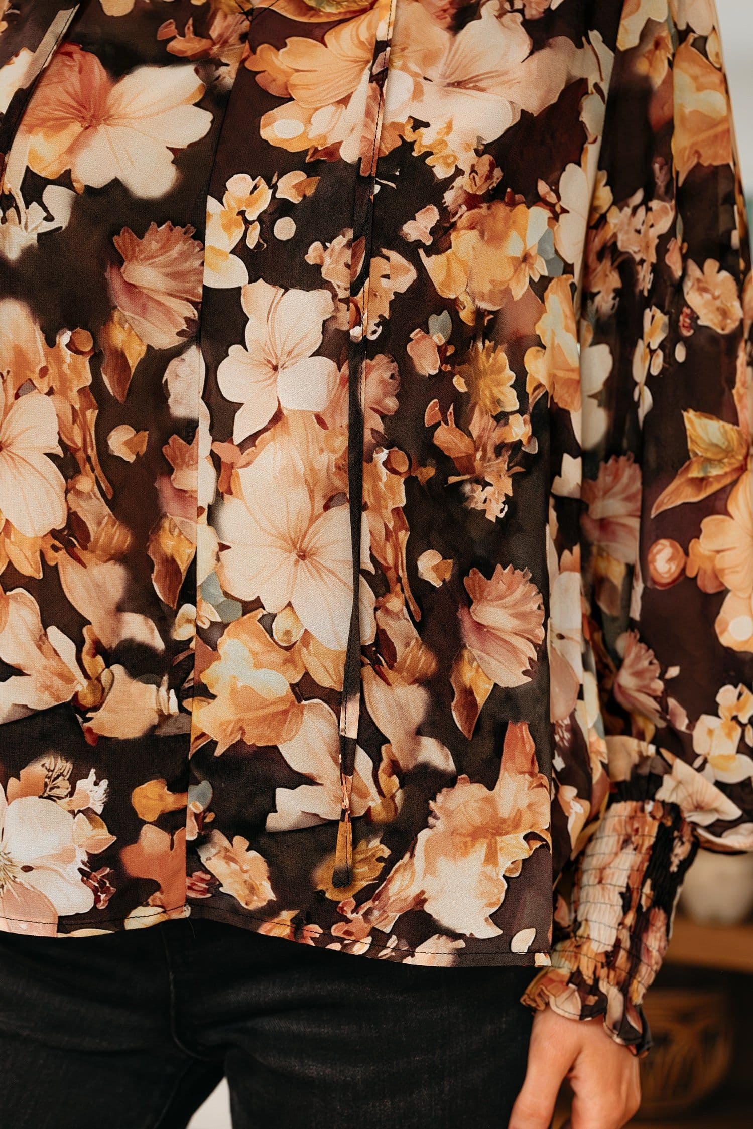 image-Black Floral V Neck Long Puff Sleeve Blouse