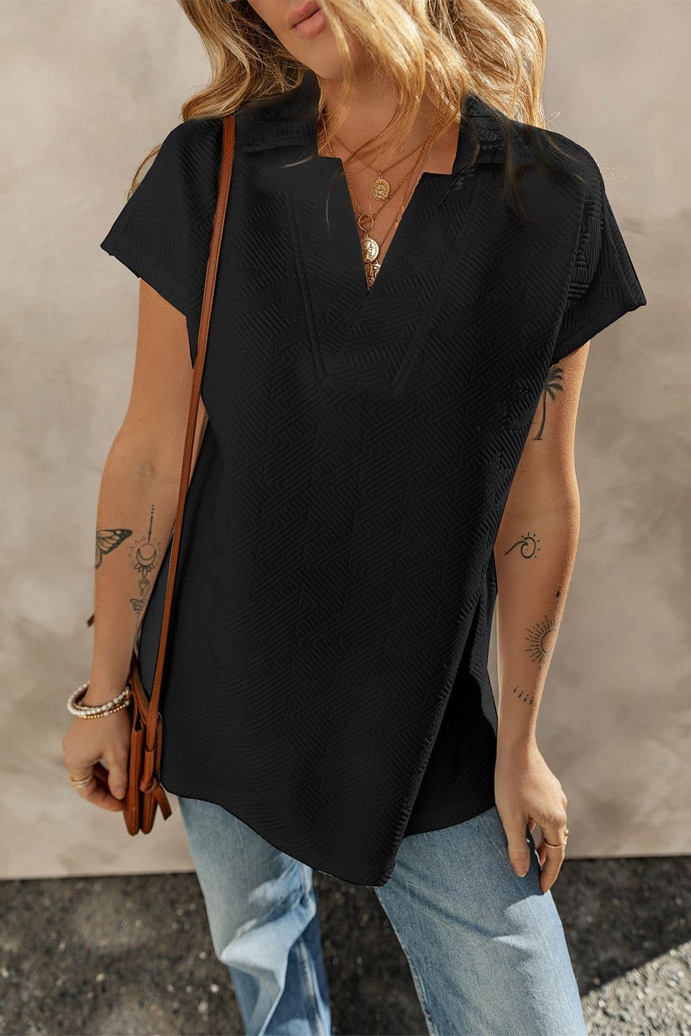 image-White Textured V Neck Collared Short Sleeve Top