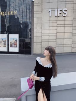 image-Autumn And Winter French Long-Sleeved Lace V-Neck Temperament Long Dress