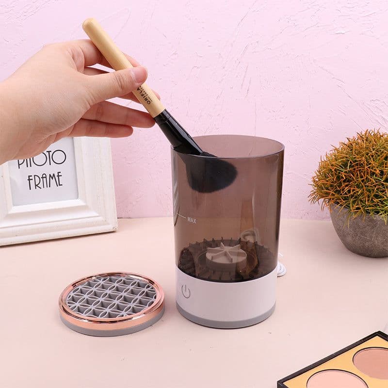 image-Women Eye Shadow Brush Cleaning Tool Portable Electric Makeup Brush Cleaner Machine With USB Charging Automatic Cosmetic Brush
