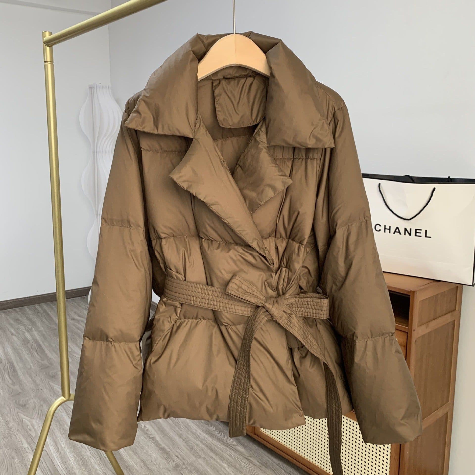image-Suit collar short down jacket for women 2023 new high-end fashion waist slim fit white duck down warm jacket