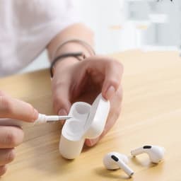 image-Earphone Cleaning Pen Dust Removal Tools Earpiece Brush Earphone Cleaning Gadget