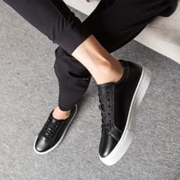 image-Summer Sports And Leisure Leather Sneakers Men