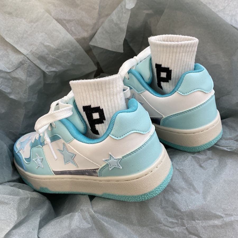 image-Flat Bottom Low Top Skateboard Shoes Sports Women