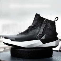 image-Casual Sports Shoes With Rounded Heads Have Increased Personality