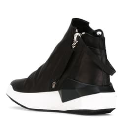 image-Casual Sports Shoes With Rounded Heads Have Increased Personality
