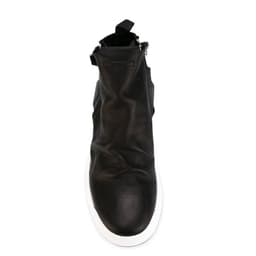 image-Casual Sports Shoes With Rounded Heads Have Increased Personality