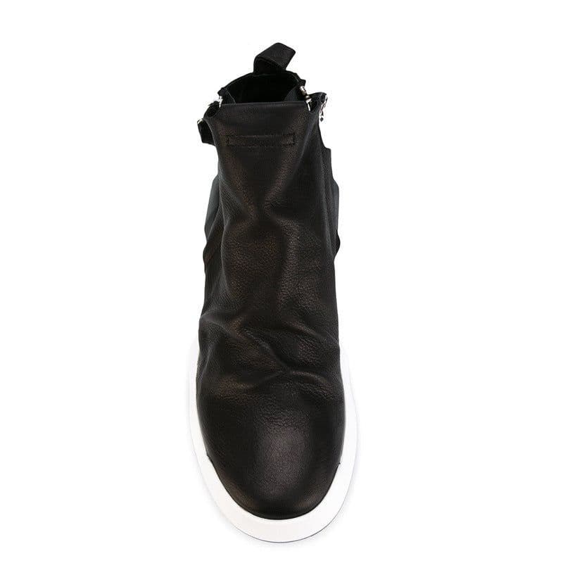 image-Casual Sports Shoes With Rounded Heads Have Increased Personality