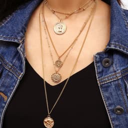 image-European and American cross-border jewelry, multi-layered multi-layer round street shooting elements, women, retro queen, avatar, creative necklace