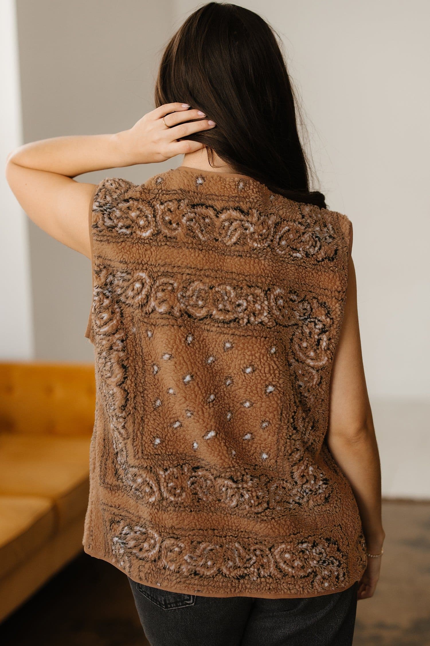 image-Brown Sherpa Paisley Print Pocketed Western Fashion Vest Jacket