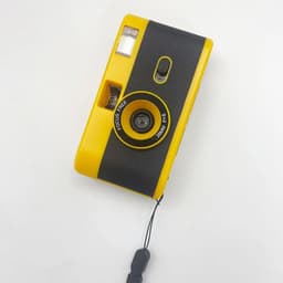 image-Reusable Film Camera 35mm Vintage Non-Disposable Camera with flash Retro Children Gift Camera