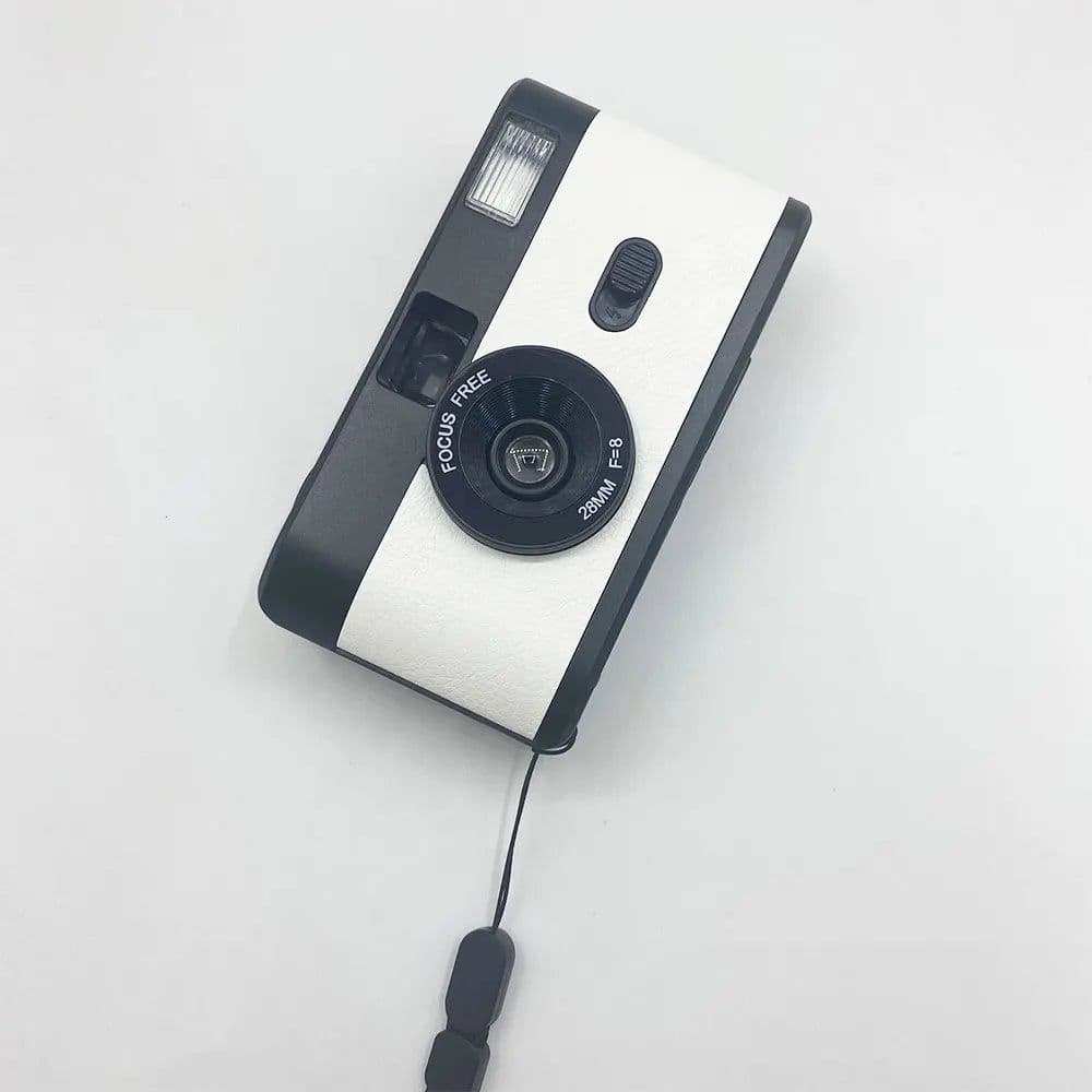 image-Reusable Film Camera 35mm Vintage Non-Disposable Camera with flash Retro Children Gift Camera