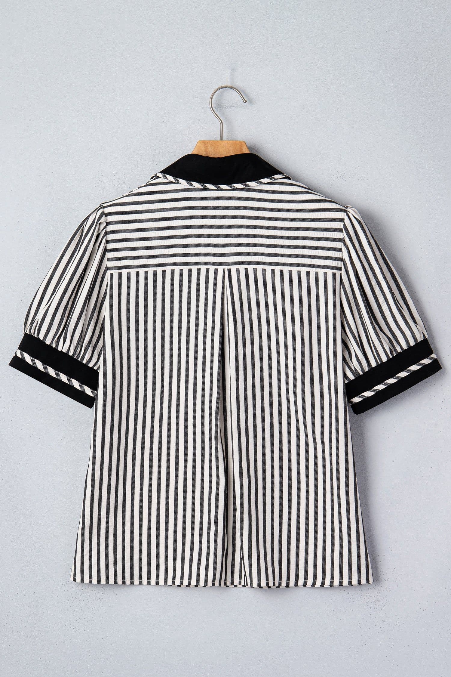 image-Green Stripe Collared Split Neck Bubble Sleeve Blouse