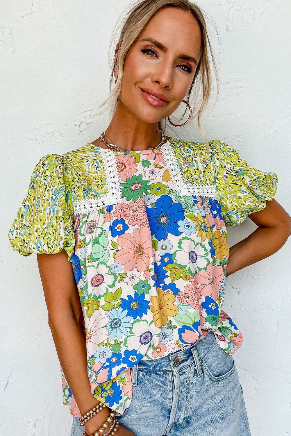 image-Green Bubble Sleeve Lace Trim Floral Blouse