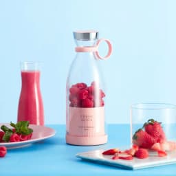 image-Cross-border small household appliances USB magnetic rechargeable mini juicer cup New portable travel juice electric juicer cup