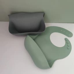 image-Baby eating bib bib baby silicone bib custom rice pocket soft silicone disposable waterproof feeding rice pocket