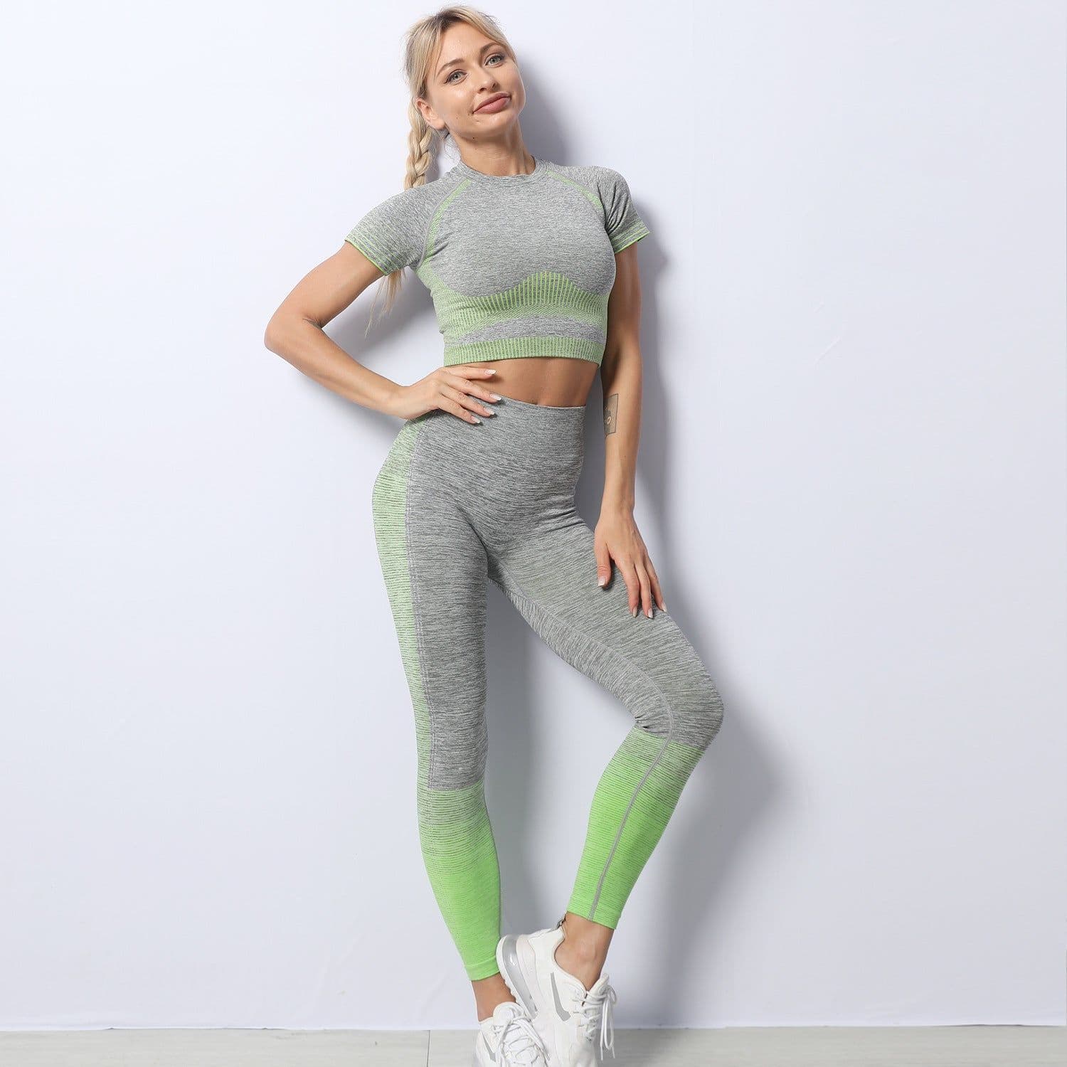 image-Spot new quick-drying fitness pants women European and American knitted high-stretch tight-fitting sports hip-lifting yoga pants