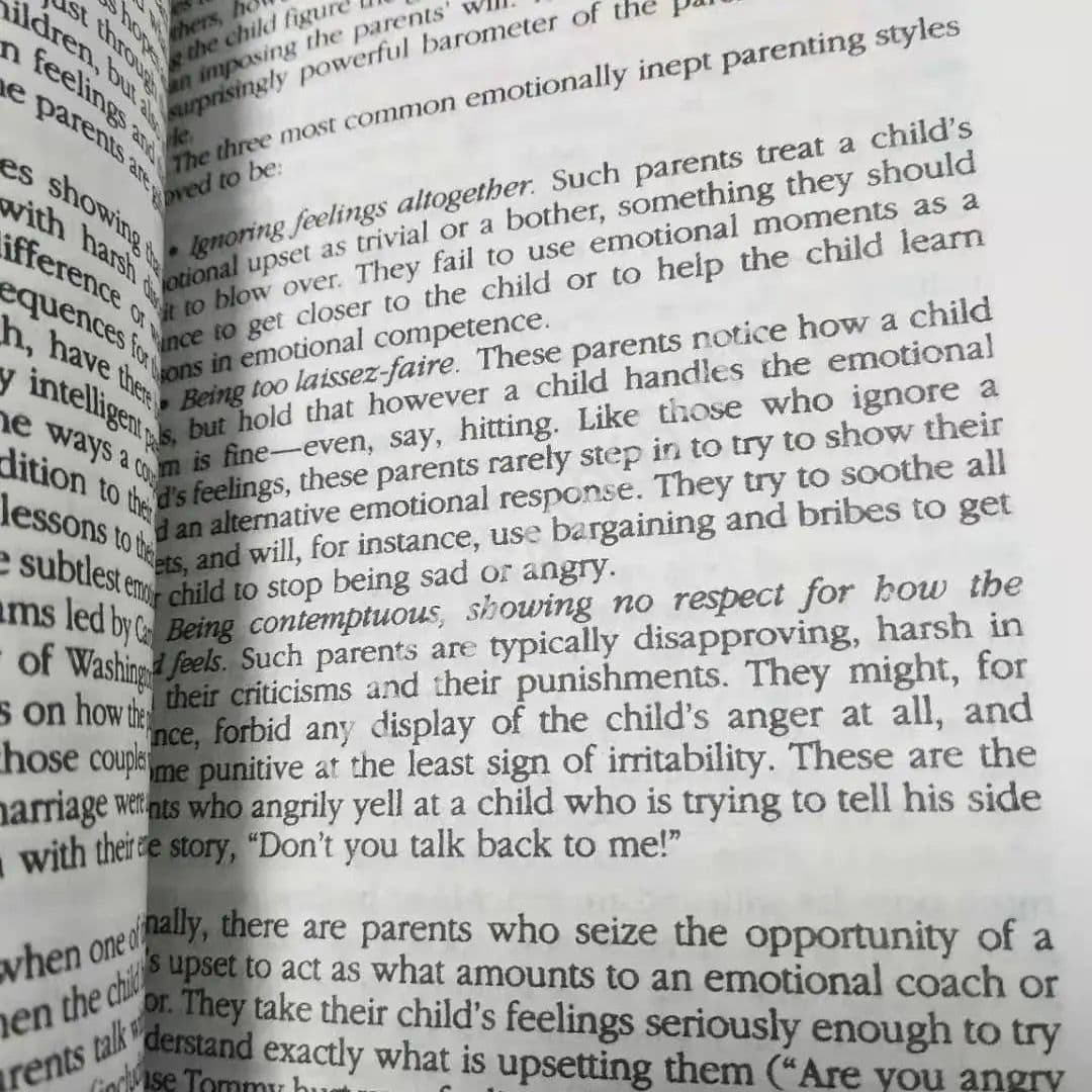 image-English Version Emotional Intelligence By Daniel Goleman Self-improvement Book The Art of Language