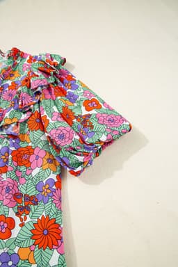 image-Red Floral Ruffle Puff Sleeve Blouse