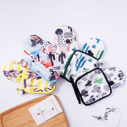 image-Creative Anti-hot Gloves Heat Proof Mat Microwave Oven Kitchen Gloves Placemat Two-piece Set