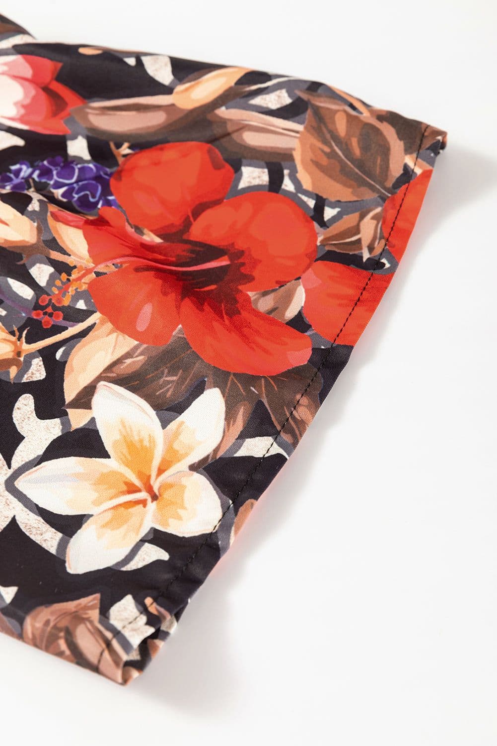 image-Retro Floral Split Neck A-line Dress - Black (62 characters)